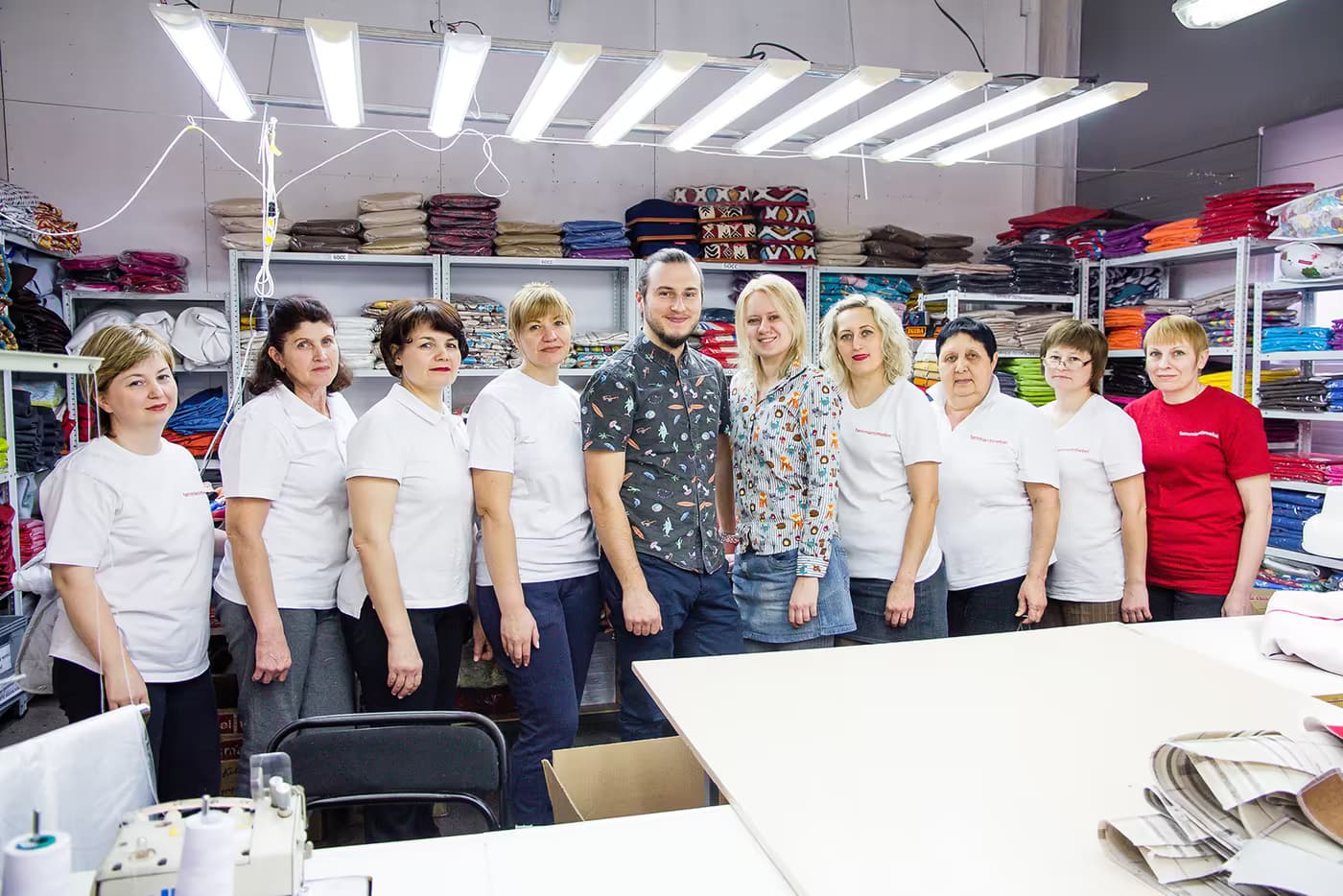 Команда фабрики TAMM вместе с директором